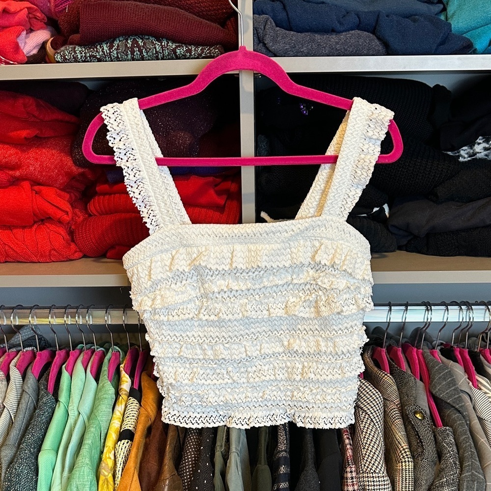 SO white ruffled sleeveless crop top size L